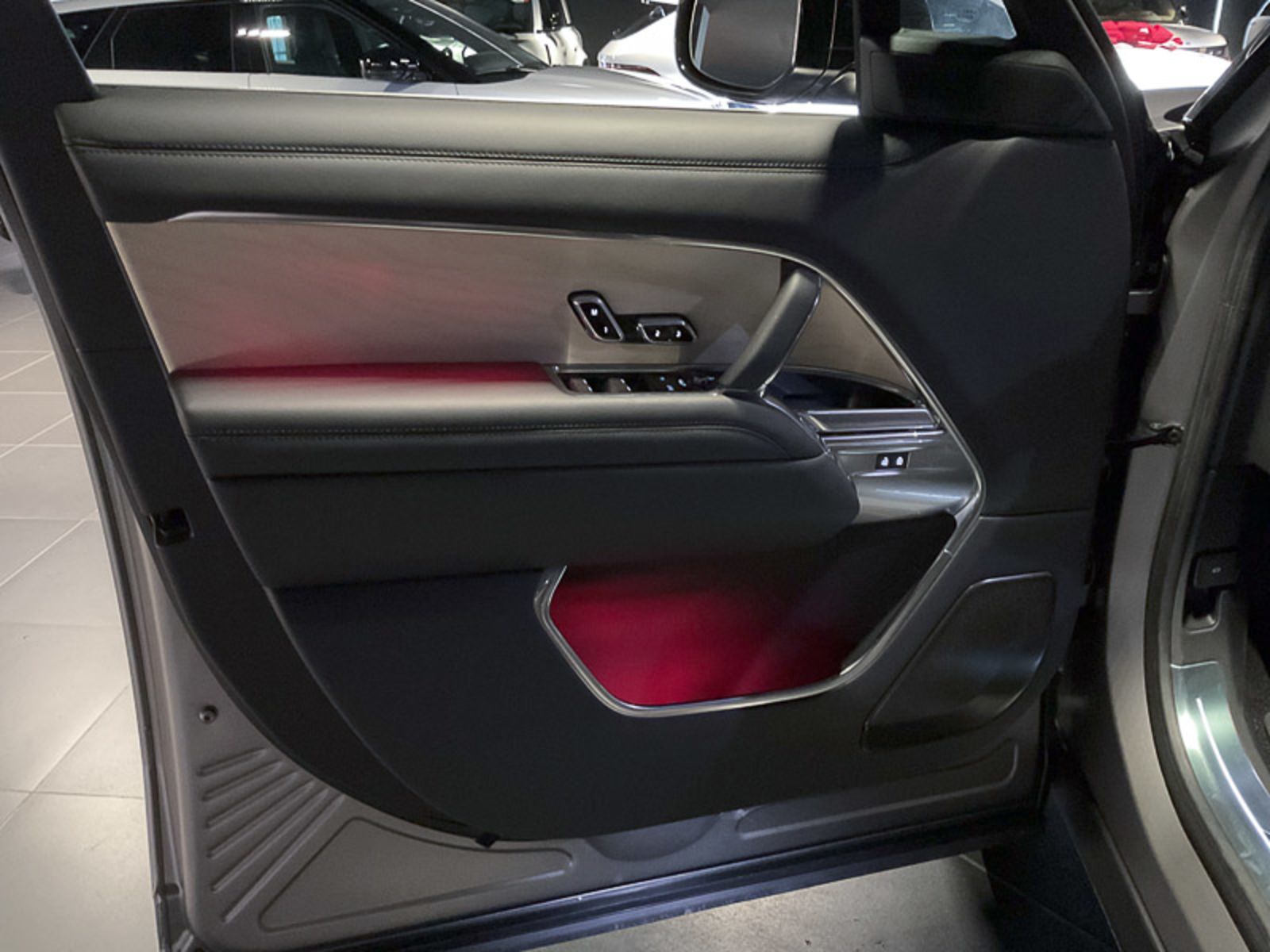 2024 Land Rover Range Rover SV, Vancouver, Cash