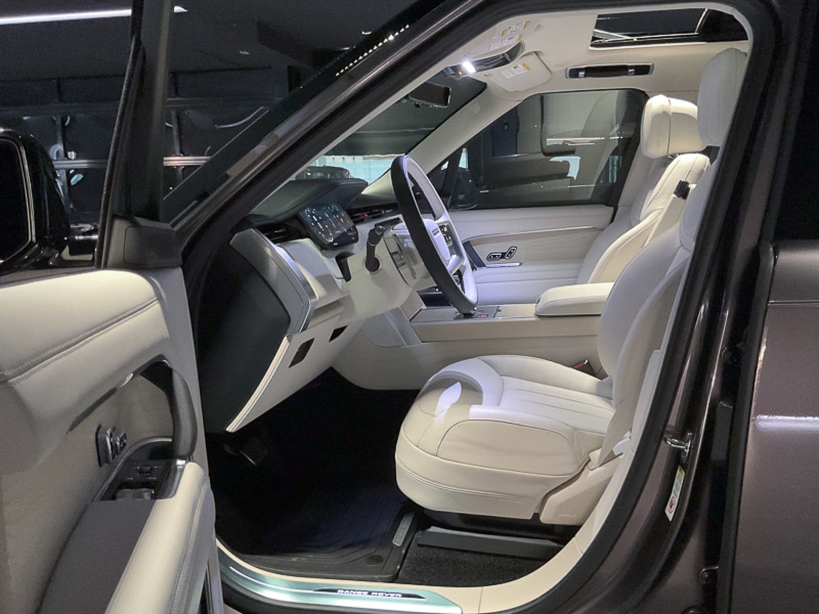 2024 Land Rover Range Rover SE, Vancouver, Cash
