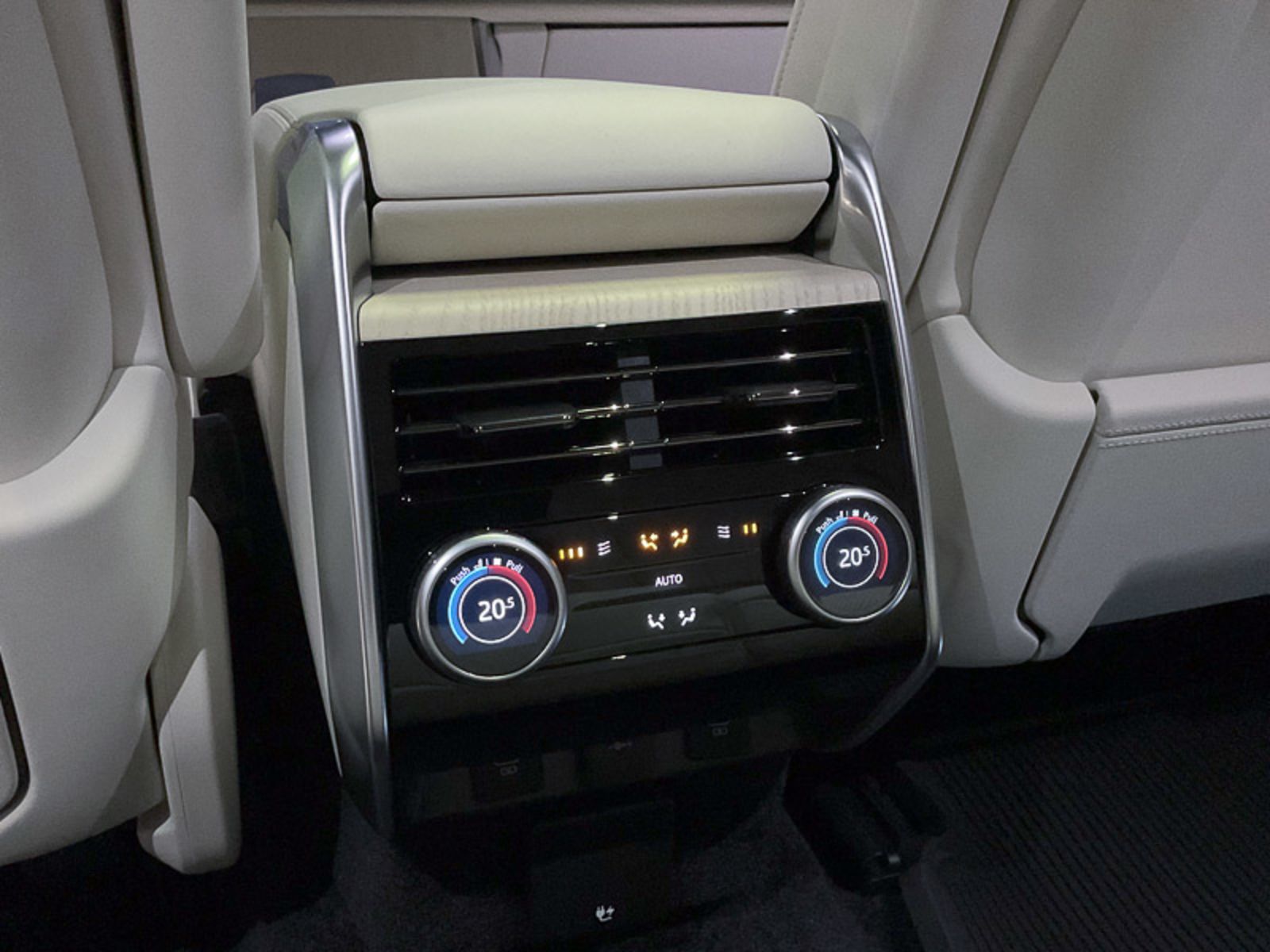 2024 Land Rover Range Rover SE, Vancouver, Cash