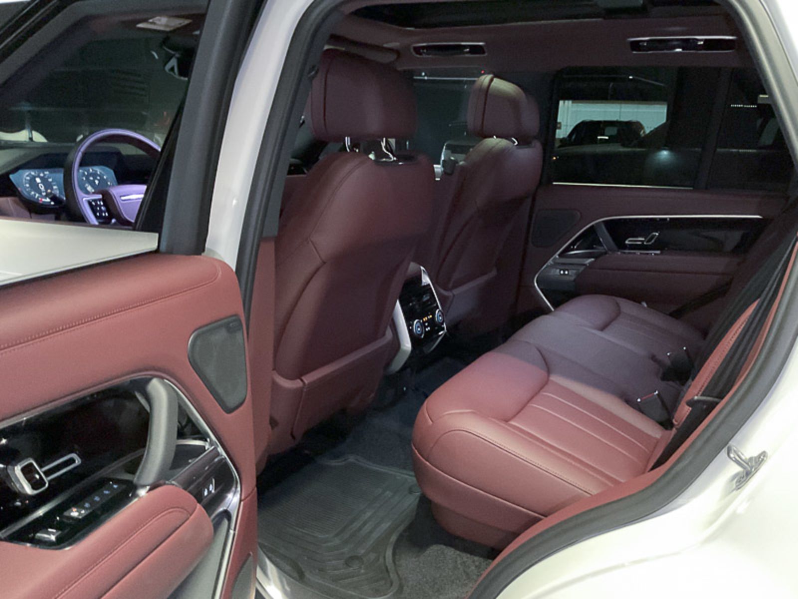 2024 Land Rover Range Rover SE, Vancouver, Cash
