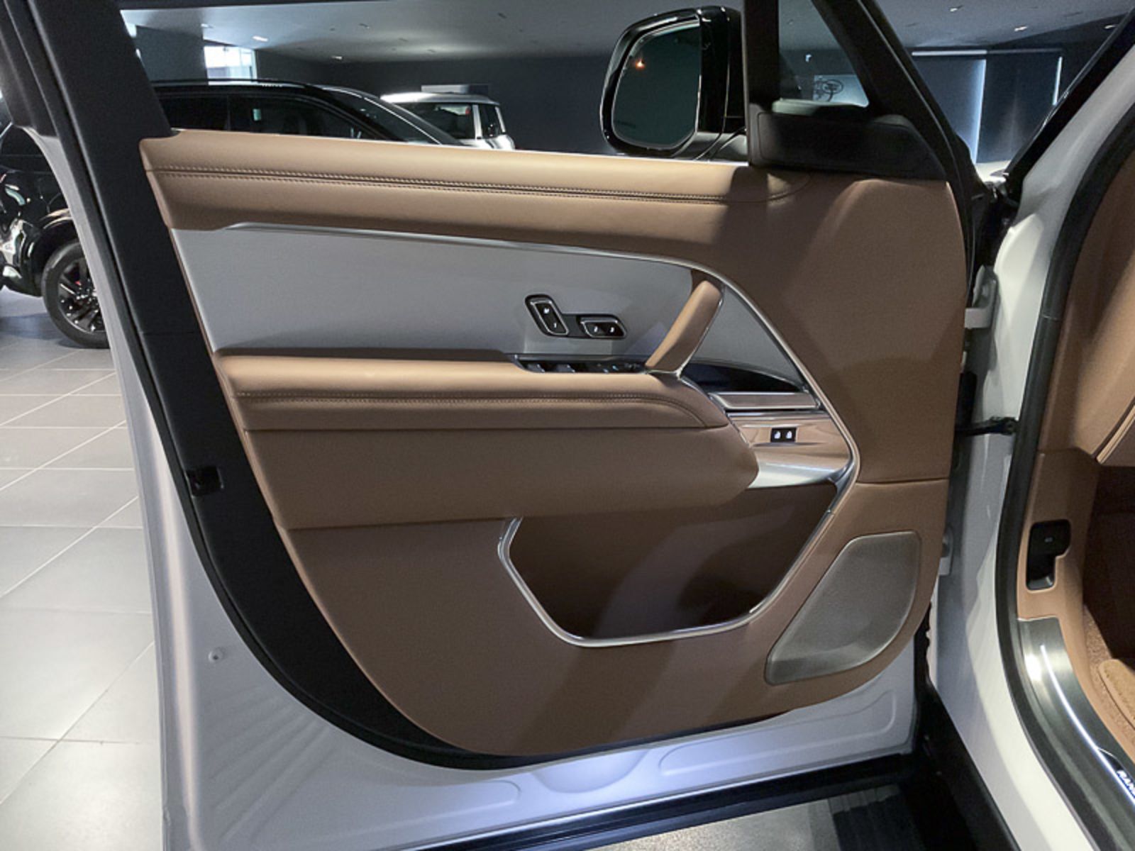 2024 Land Rover Range Rover SV, Vancouver, Cash
