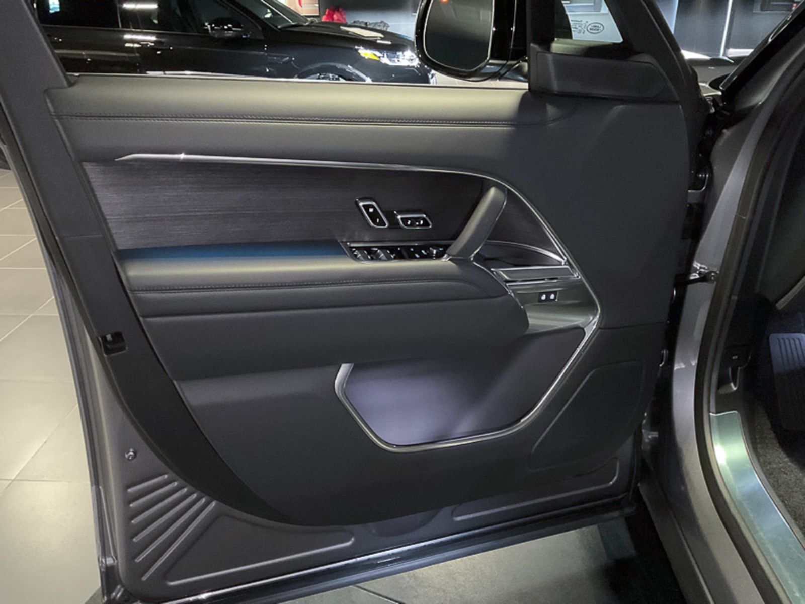2024 Land Rover Range Rover SE, Vancouver, Cash