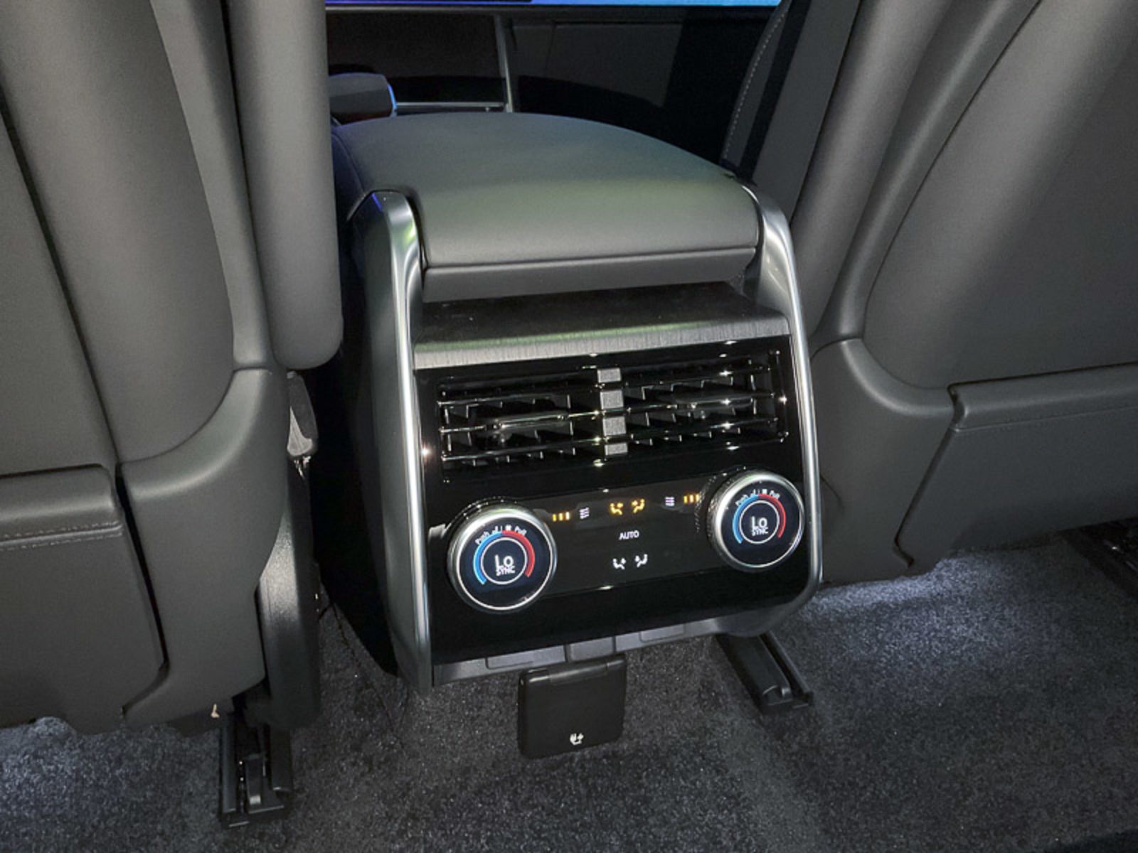 2024 Land Rover Range Rover SE, Vancouver, Cash