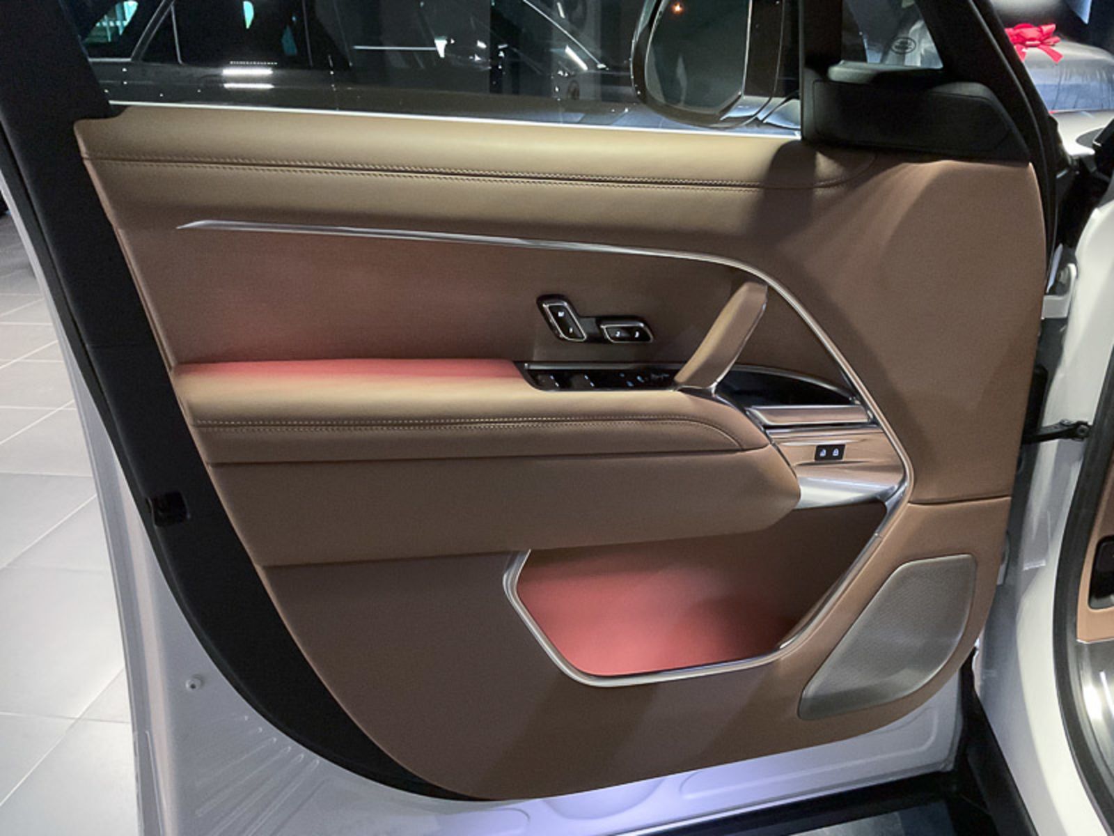 2024 Land Rover Range Rover SV, Vancouver, Cash