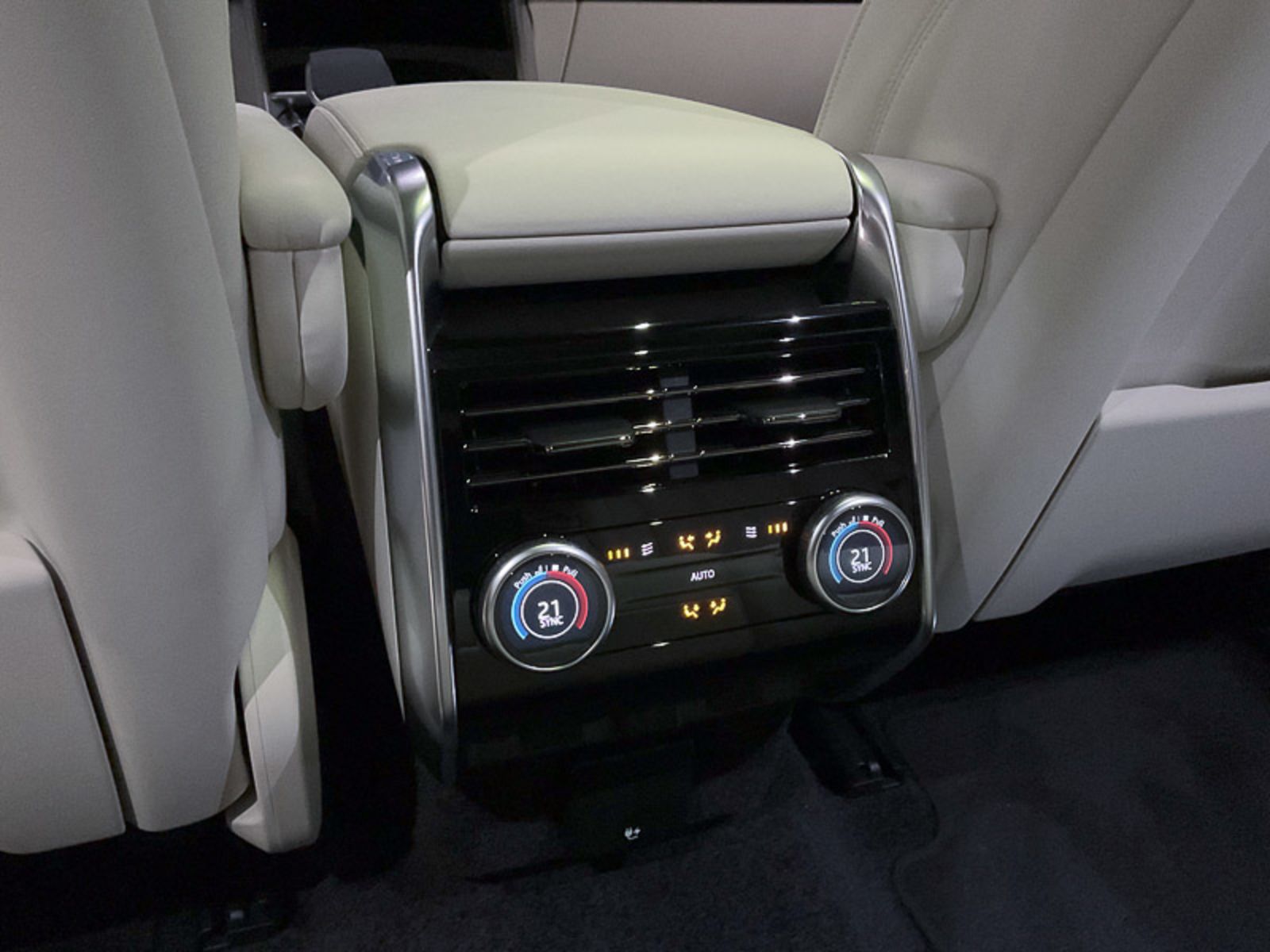 2024 Land Rover Range Rover SE, Vancouver, Cash