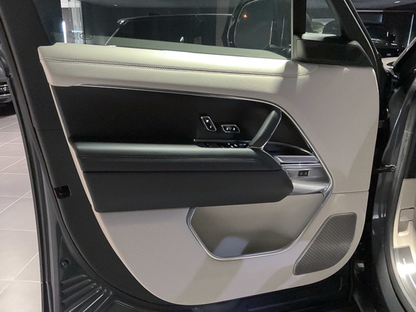 2024 Land Rover Range Rover Autobiography, Vancouver, Cash