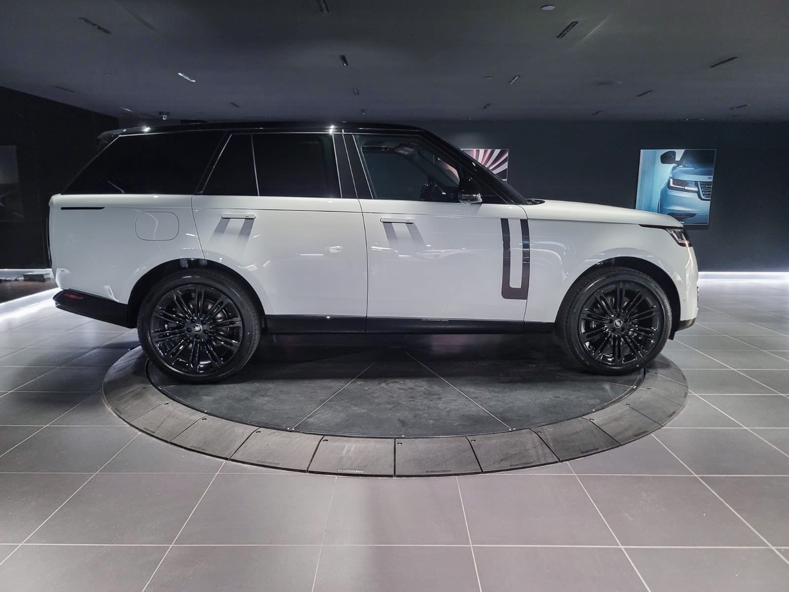 2025 Land Rover Range Rover SE, Vancouver, Cash