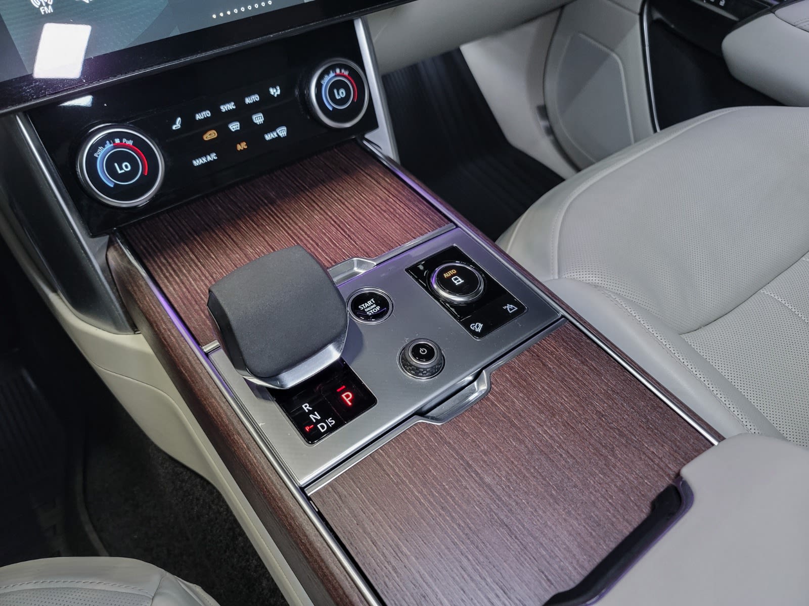 2023 Land Rover Range Rover SE, Vancouver, Cash