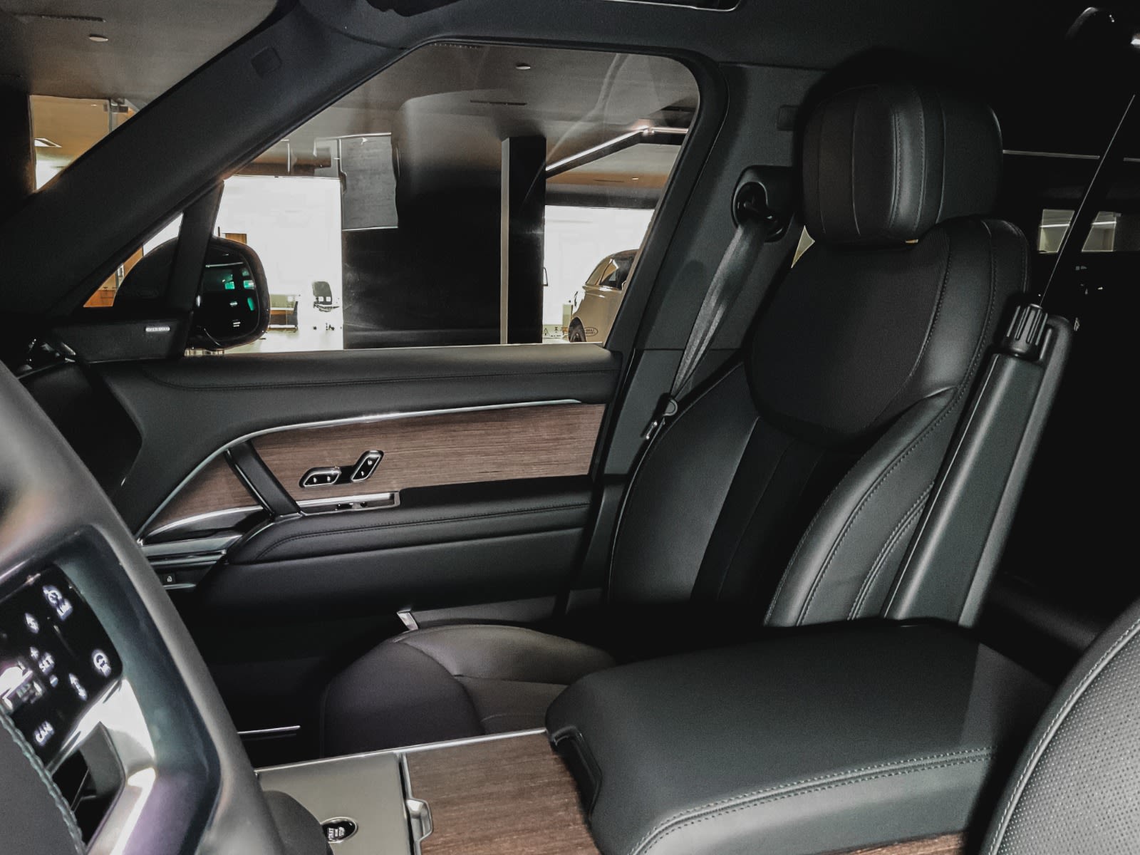 2025 Land Rover Range Rover SE, Vancouver, Cash