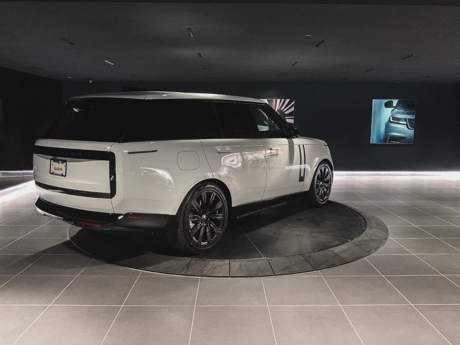 2025 Land Rover Range Rover SE, Vancouver, Cash