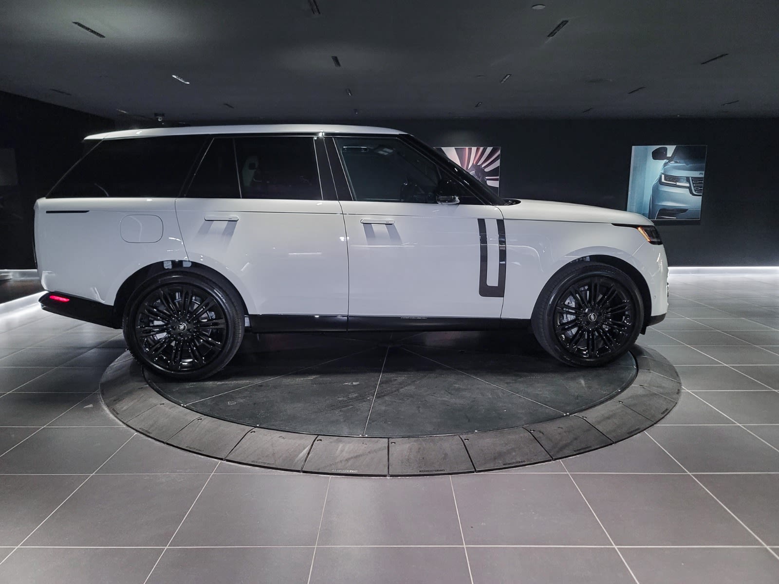 2025 Land Rover Range Rover SE, Vancouver, Cash