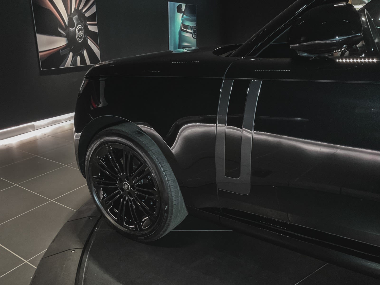2025 Land Rover Range Rover SE, Vancouver, Cash