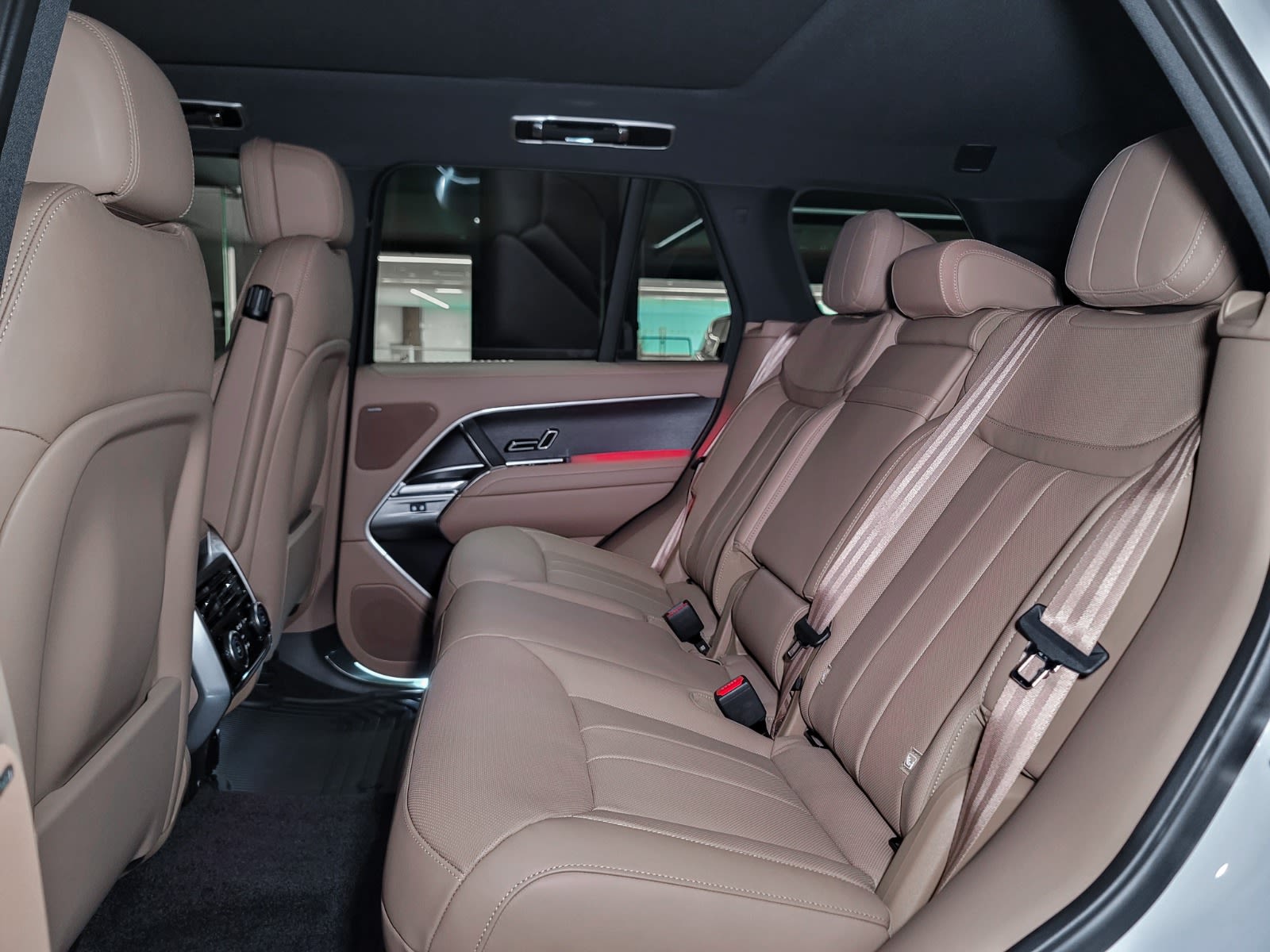 2025 Land Rover Range Rover SE, Vancouver, Cash