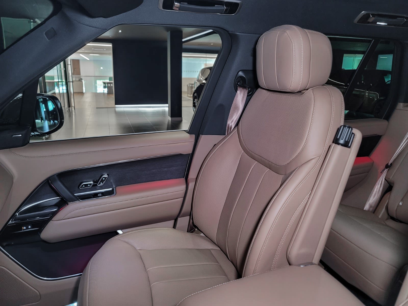 2025 Land Rover Range Rover SE, Vancouver, Cash