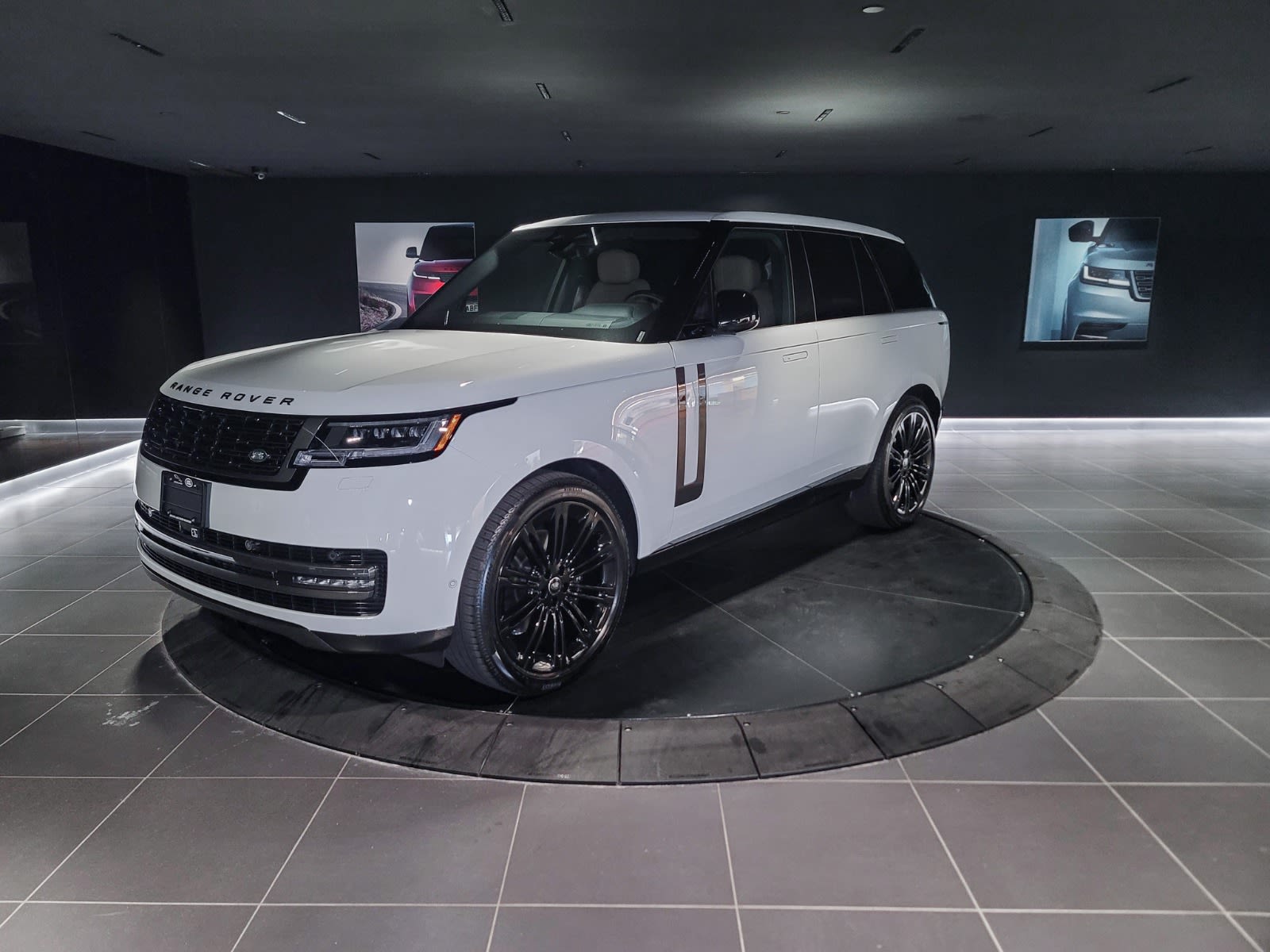 2025 Land Rover Range Rover SE, Vancouver, Cash