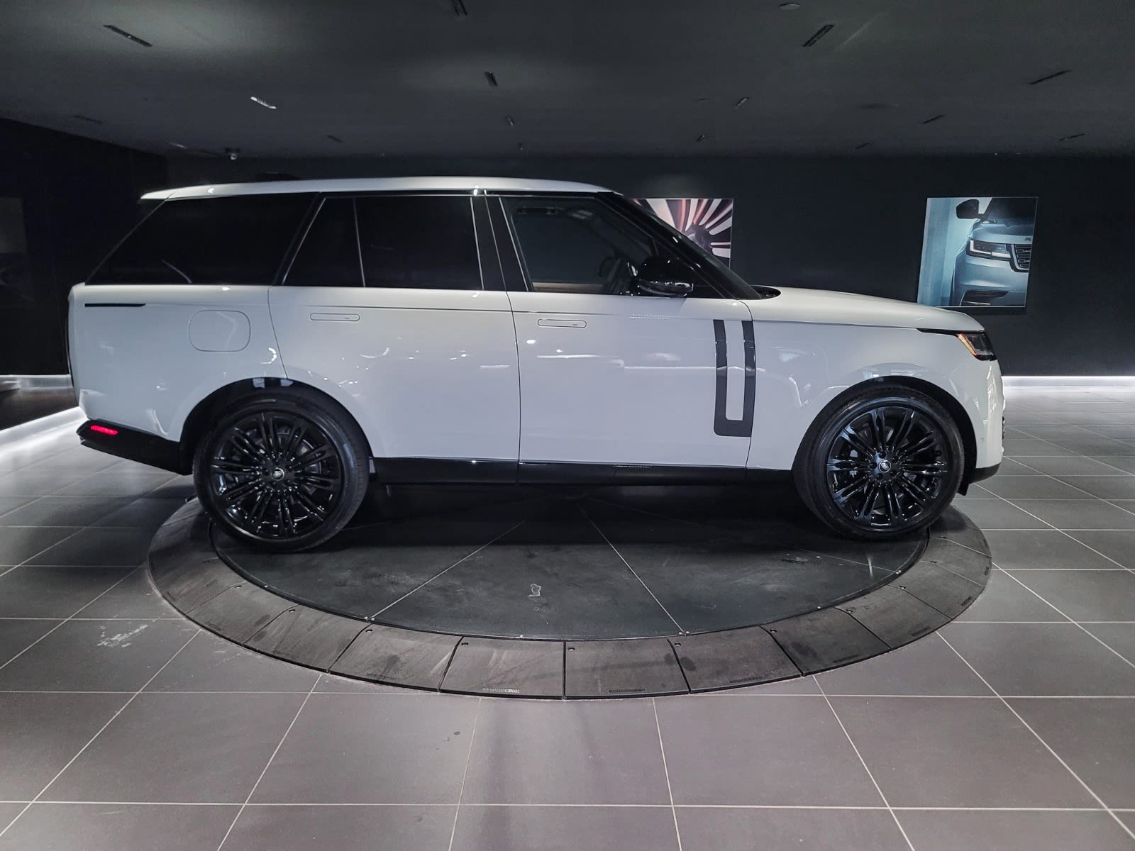 2025 Land Rover Range Rover SE, Vancouver, Cash