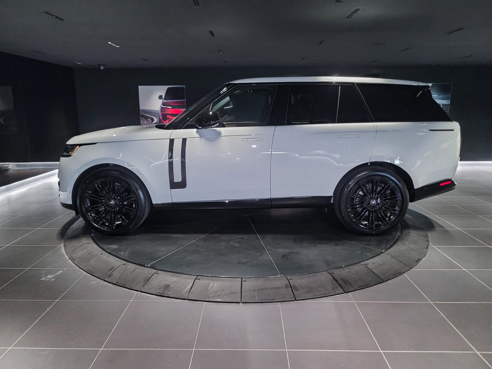 2025 Land Rover Range Rover SE, Vancouver, Cash