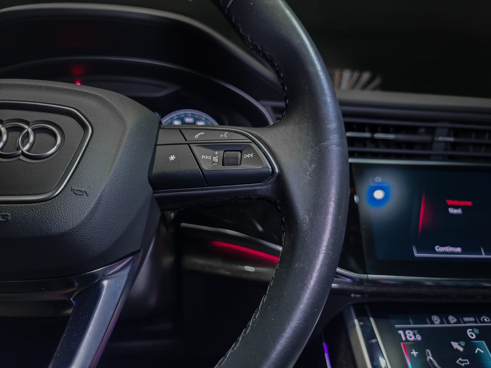 2022 Audi Q8 Technik, Vancouver, Cash