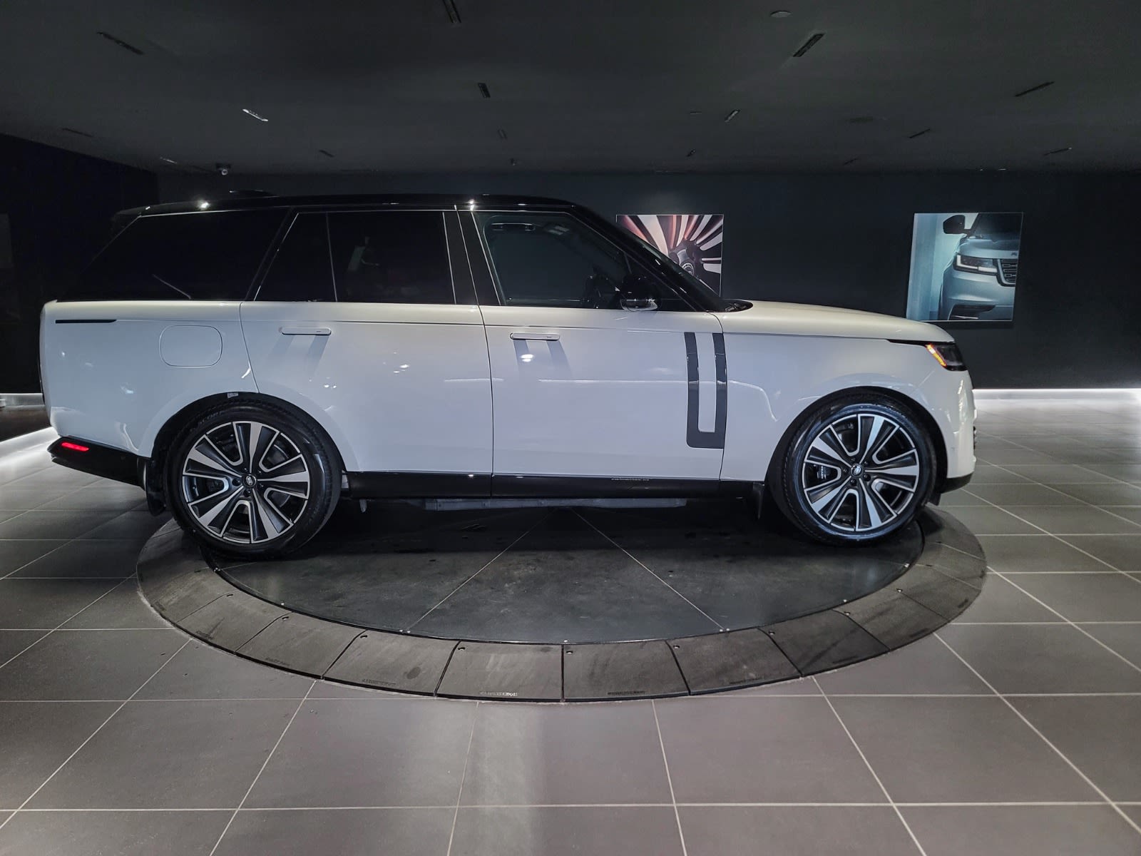 2025 Land Rover Range Rover SE, Vancouver, Cash