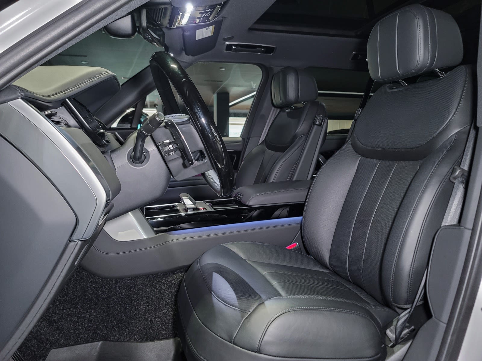 2025 Land Rover Range Rover SE, Vancouver, Cash