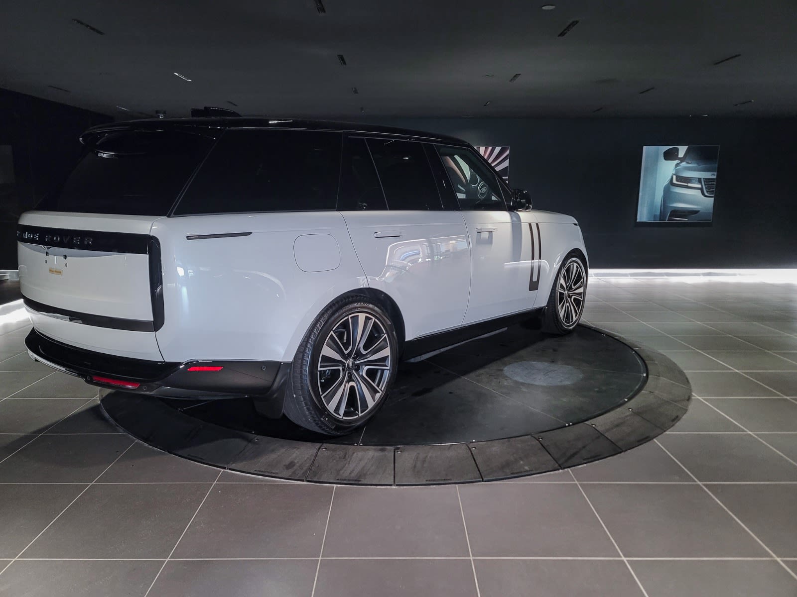 2025 Land Rover Range Rover SE, Vancouver, Cash