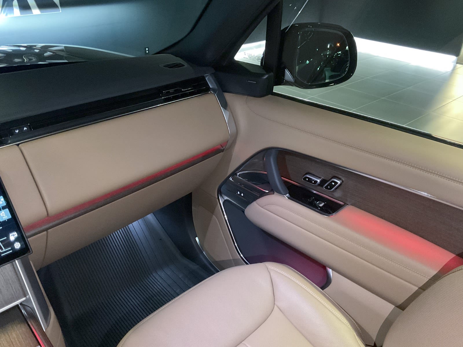 2025 Land Rover Range Rover SE, Vancouver, Cash