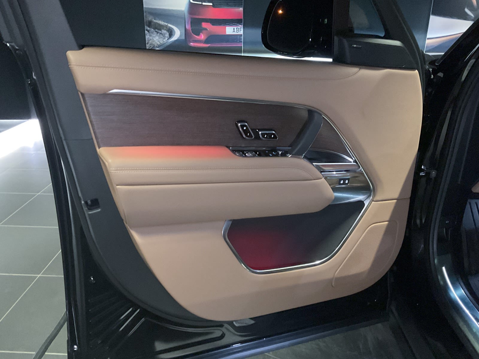 2025 Land Rover Range Rover SE, Vancouver, Cash