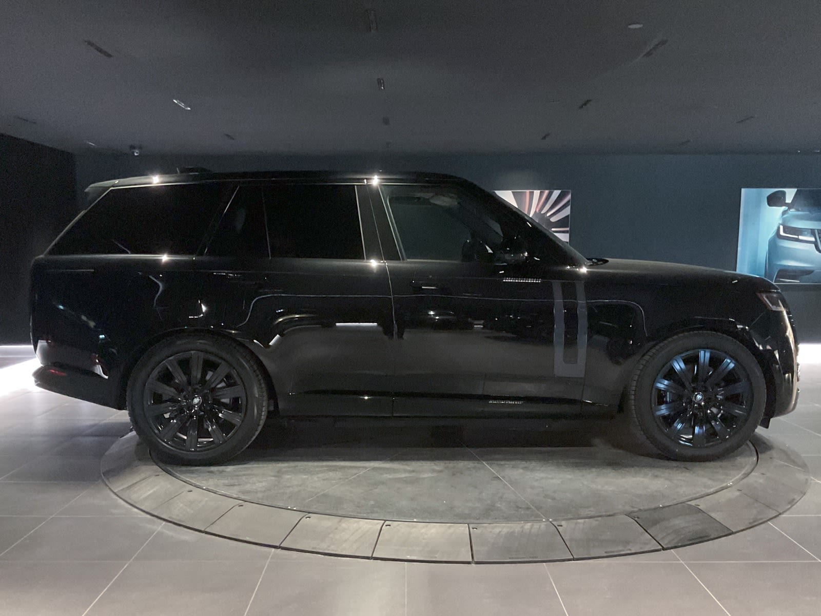 2025 Land Rover Range Rover SE, Vancouver, Cash