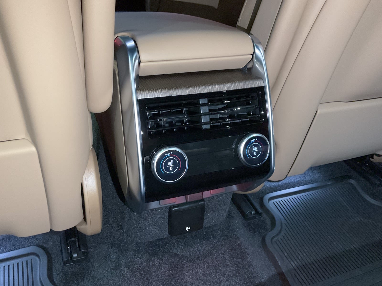 2025 Land Rover Range Rover SE, Vancouver, Cash