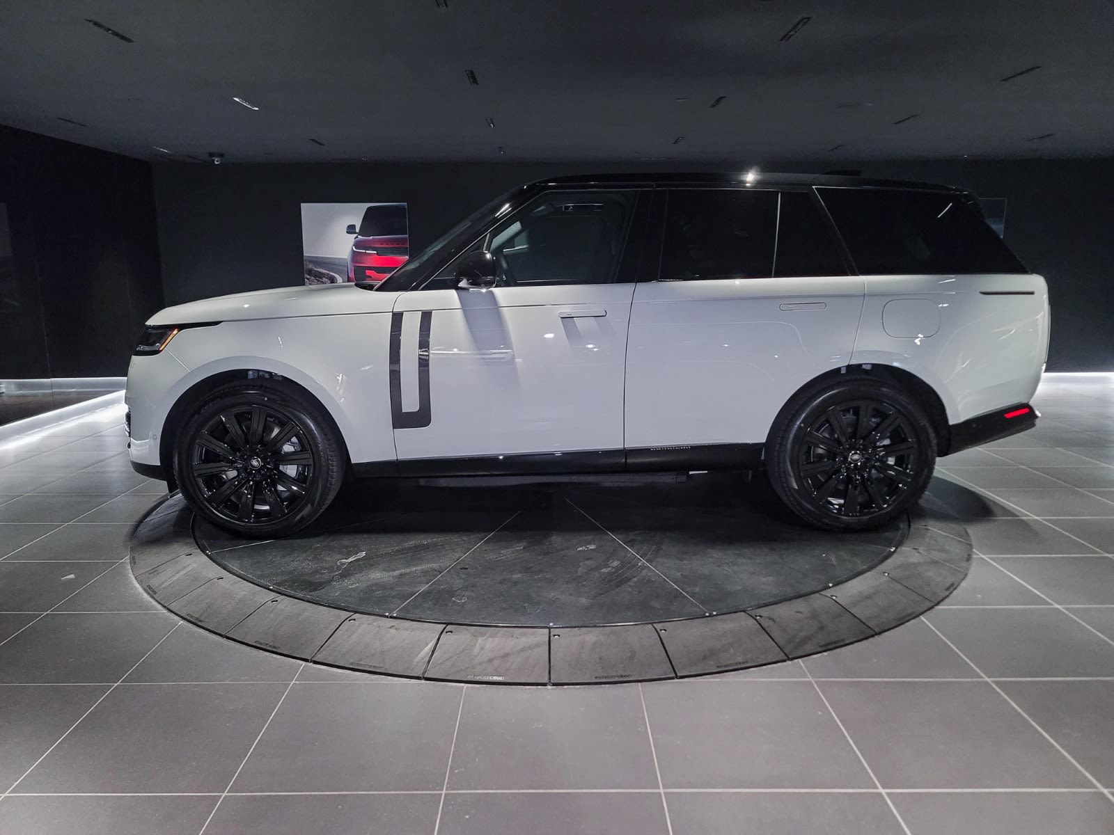 2025 Land Rover Range Rover SE, Vancouver, Cash