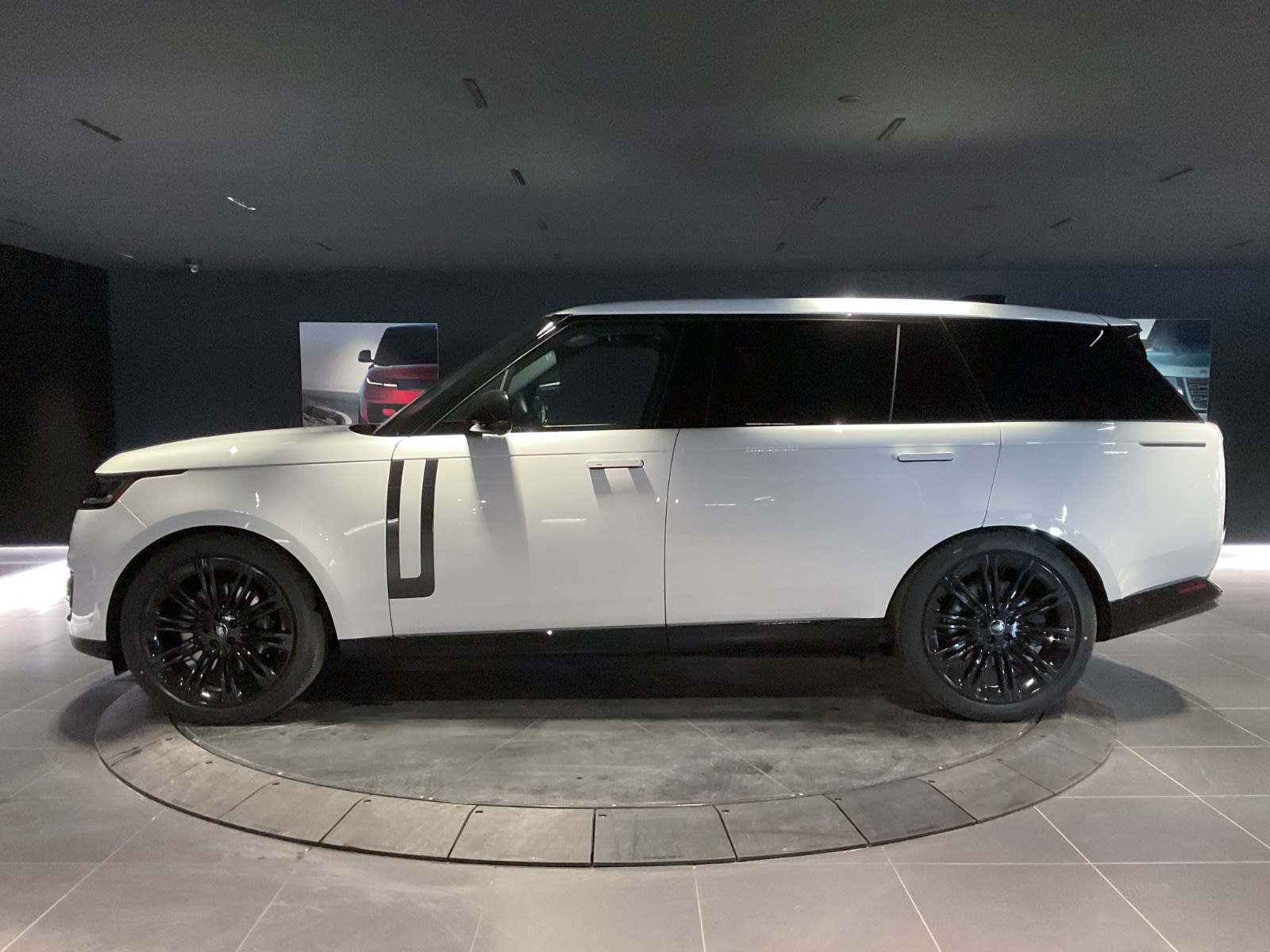 2025 Land Rover Range Rover SE, Vancouver, Cash