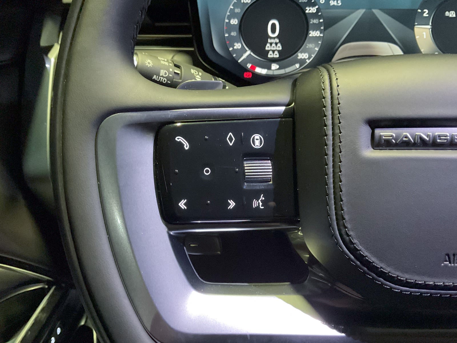 2025 Land Rover Range Rover SE, Vancouver, Cash