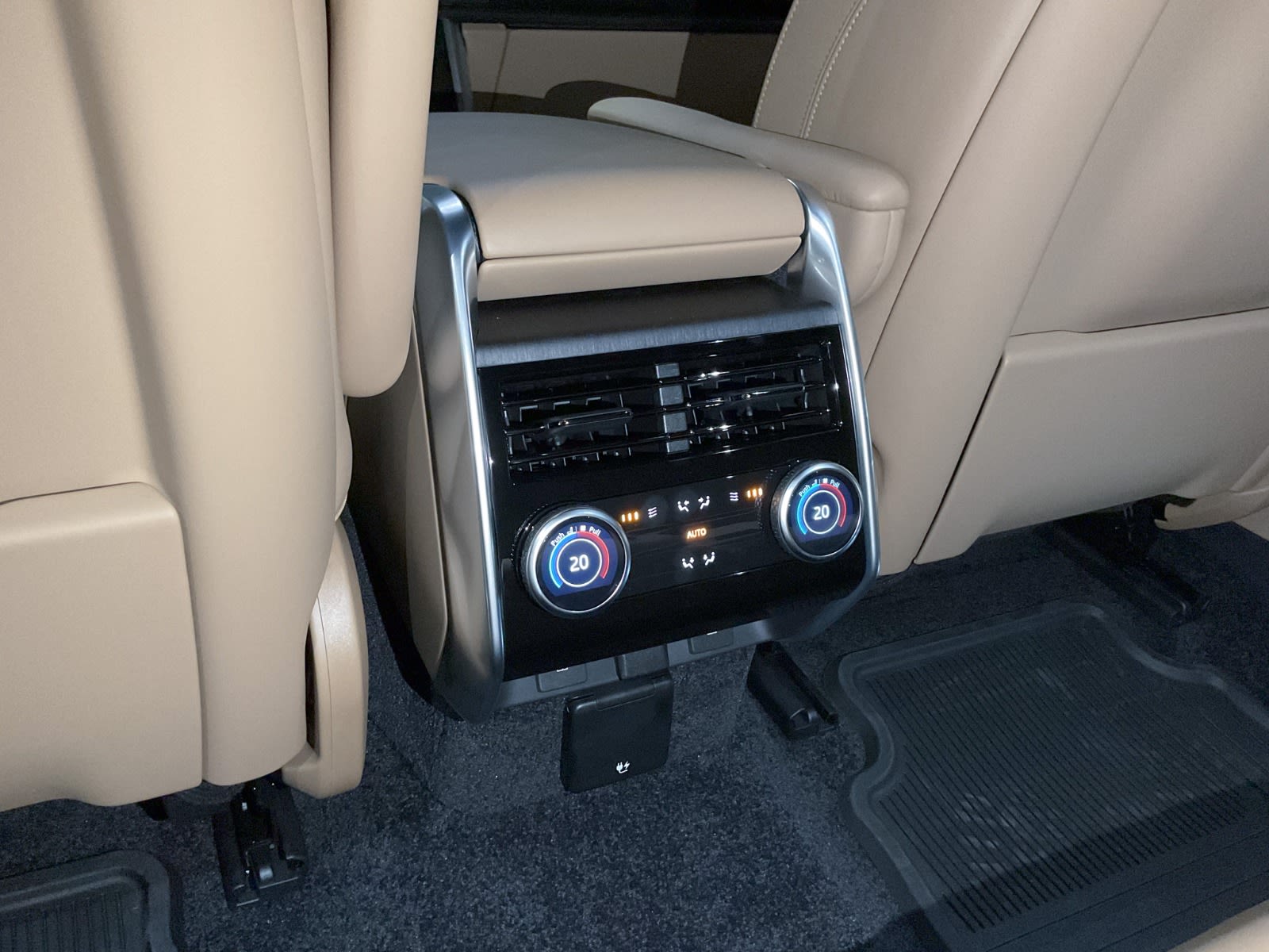 2025 Land Rover Range Rover SE, Vancouver, Cash