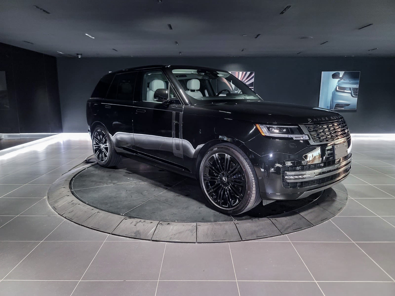 2025 Land Rover Range Rover SE, Vancouver, Cash