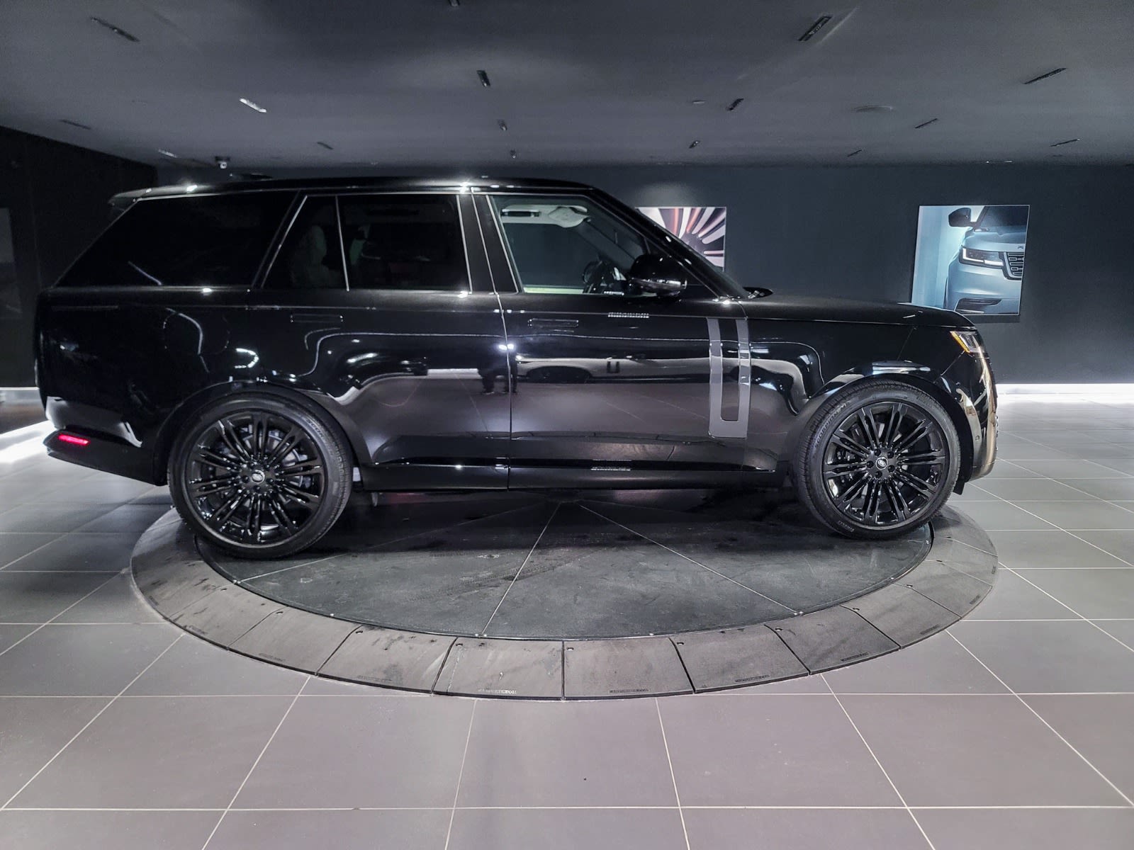 2025 Land Rover Range Rover SE, Vancouver, Cash