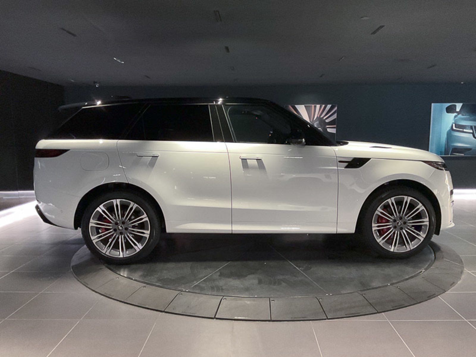 2024 Land Rover Range Rover Sport Dynamic SE, Vancouver, Cash