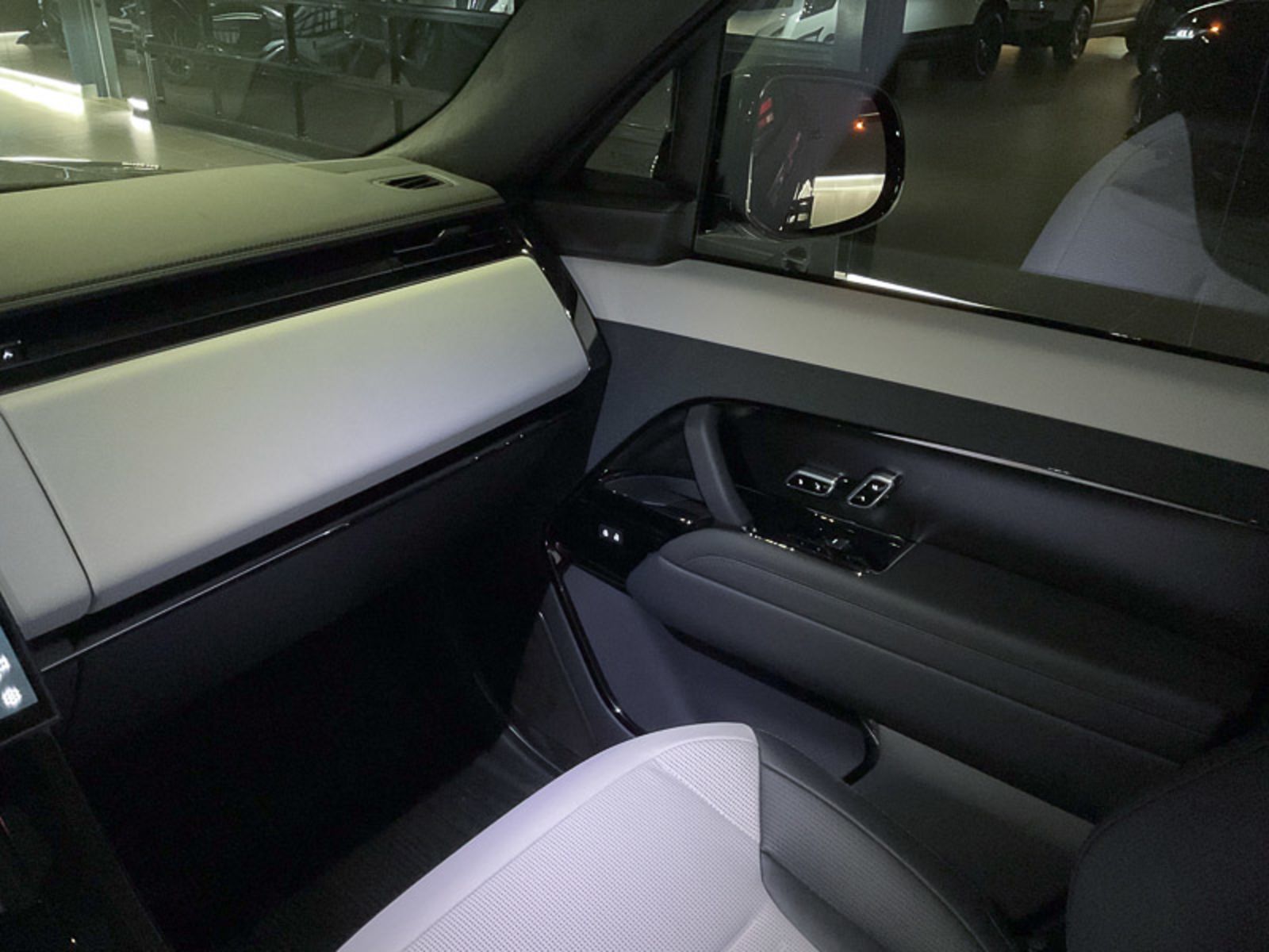 2024 Land Rover Range Rover Sport SV Edition One Obsidian Black, Vancouver, Cash
