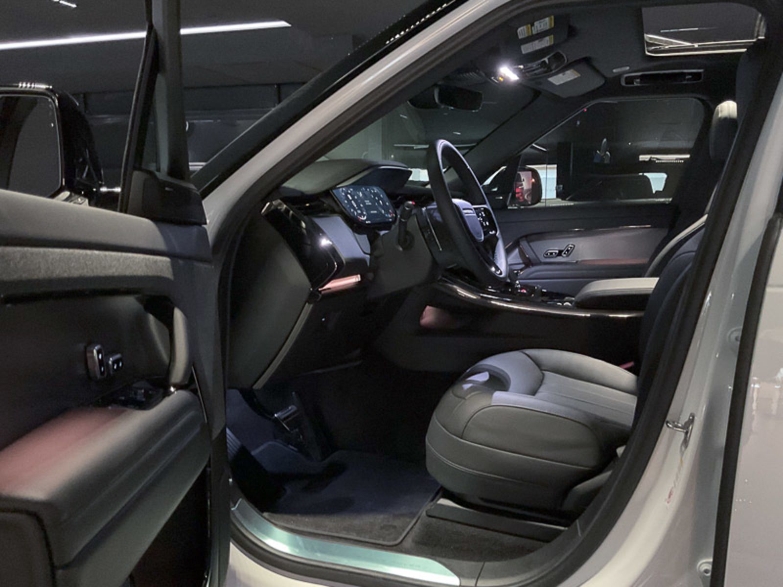 2024 Land Rover Range Rover Sport Dynamic SE, Vancouver, Cash