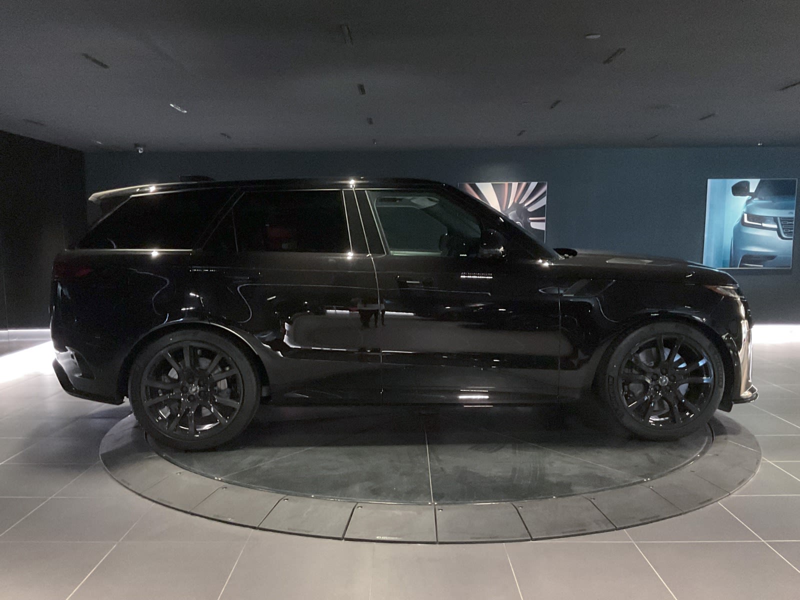 2024 Land Rover Range Rover Sport SV Edition One Obsidian Black, Vancouver, Cash