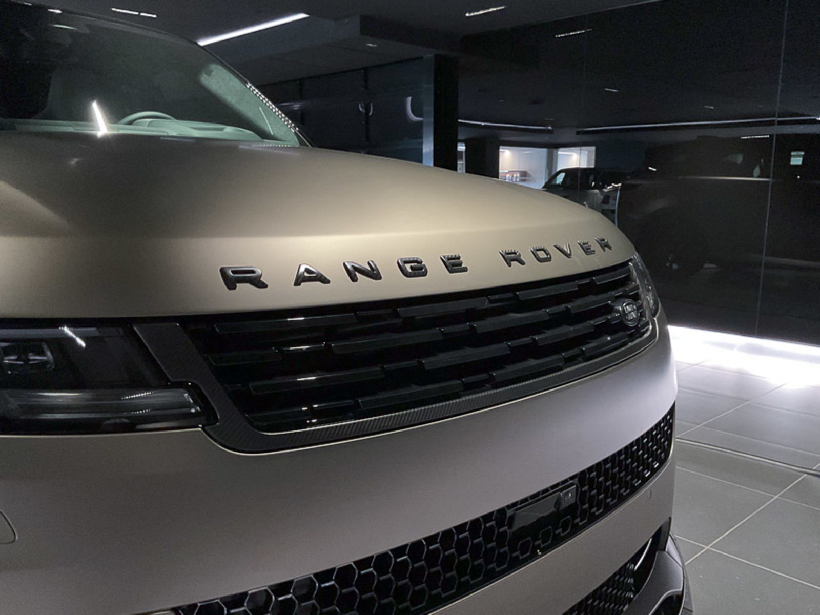 2024 Land Rover Range Rover Sport SV Edition One Carbon Bronze, Vancouver, Cash