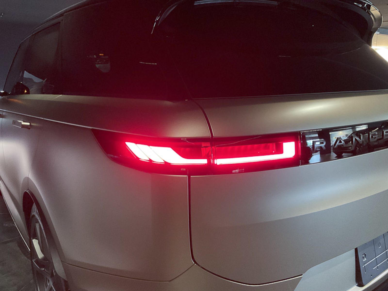 2024 Land Rover Range Rover Sport SV Edition One Carbon Bronze, Vancouver, Cash