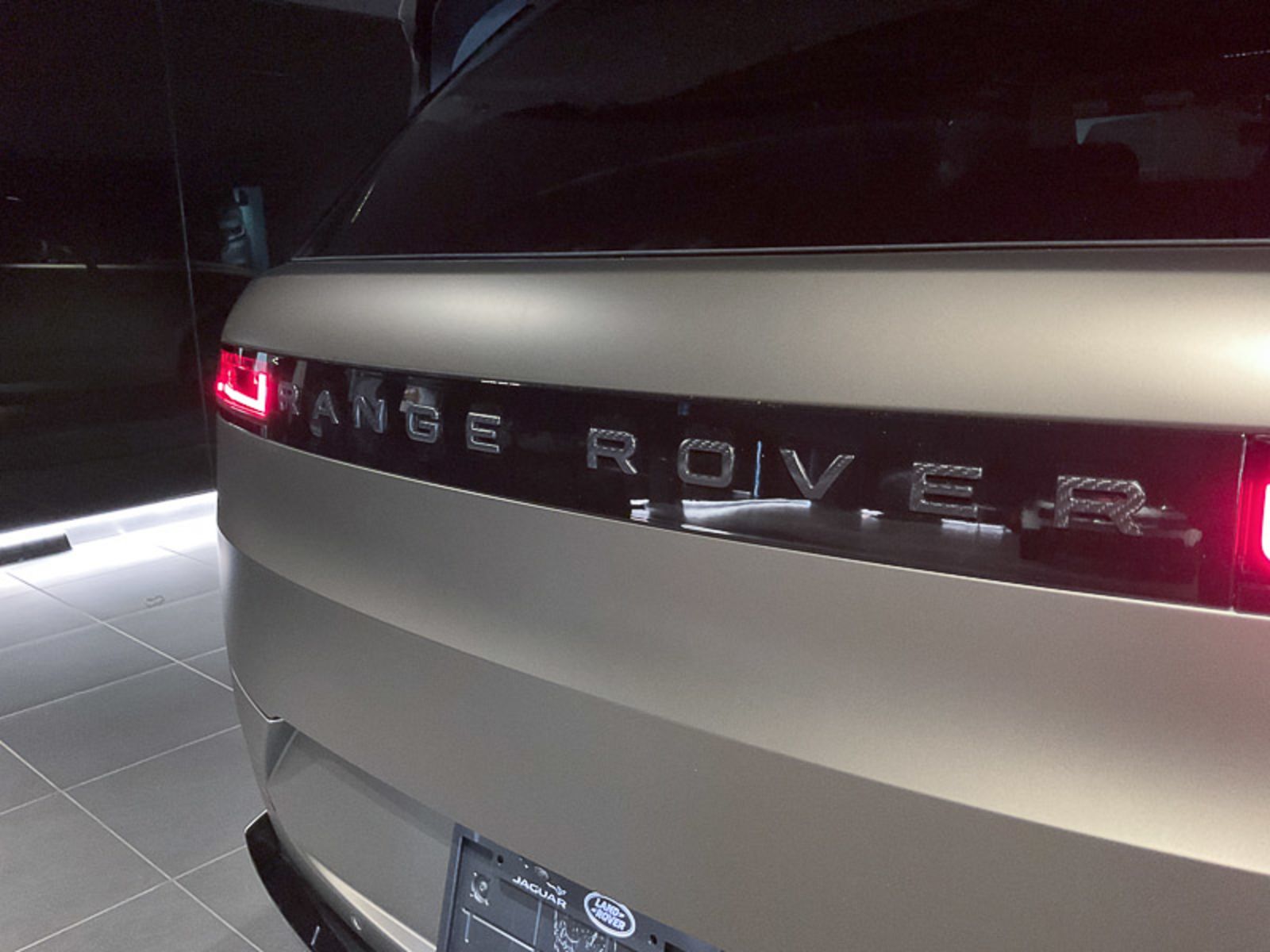 2024 Land Rover Range Rover Sport SV Edition One Carbon Bronze, Vancouver, Cash