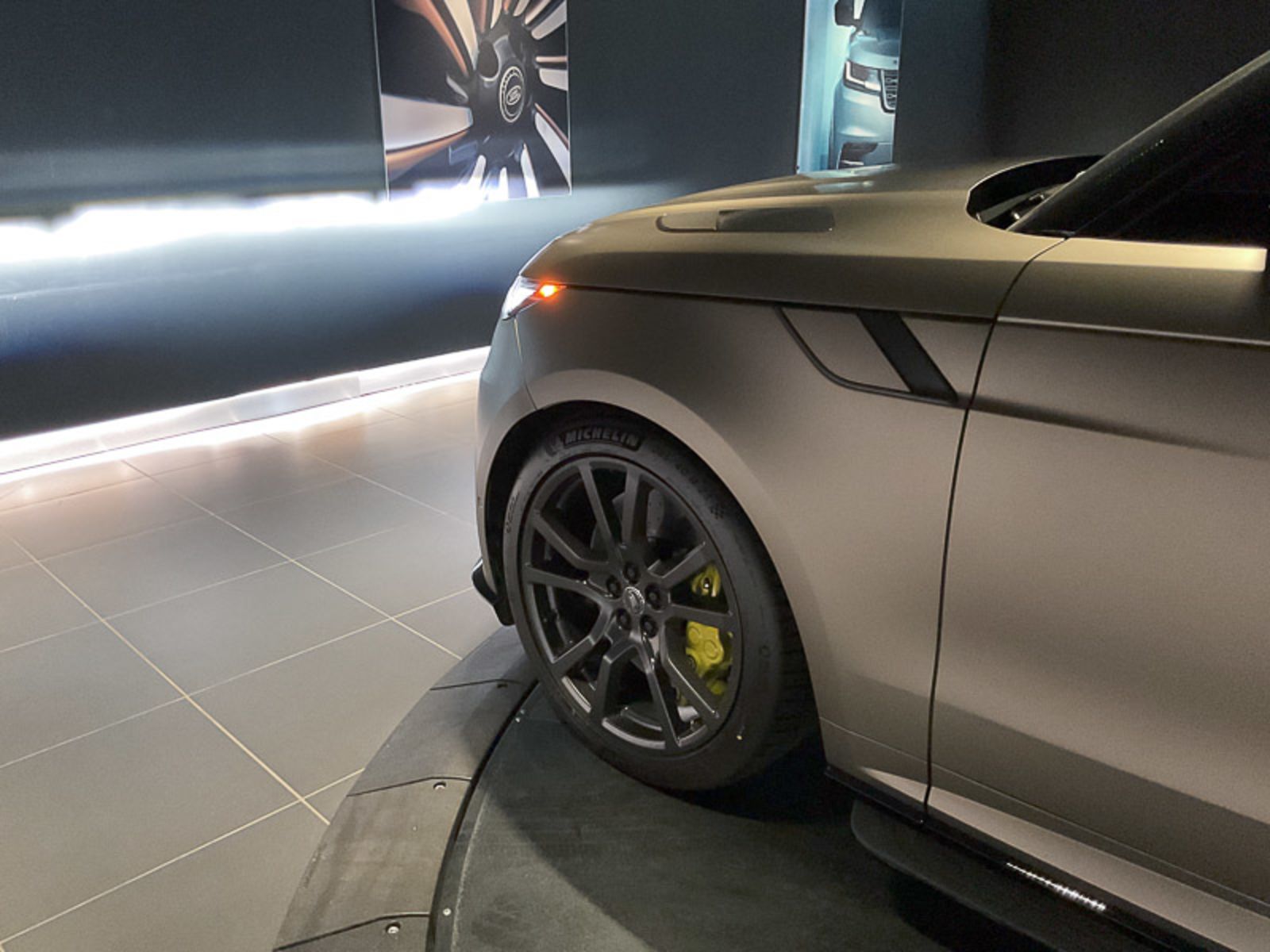 2024 Land Rover Range Rover Sport SV Edition One Carbon Bronze, Vancouver, Cash