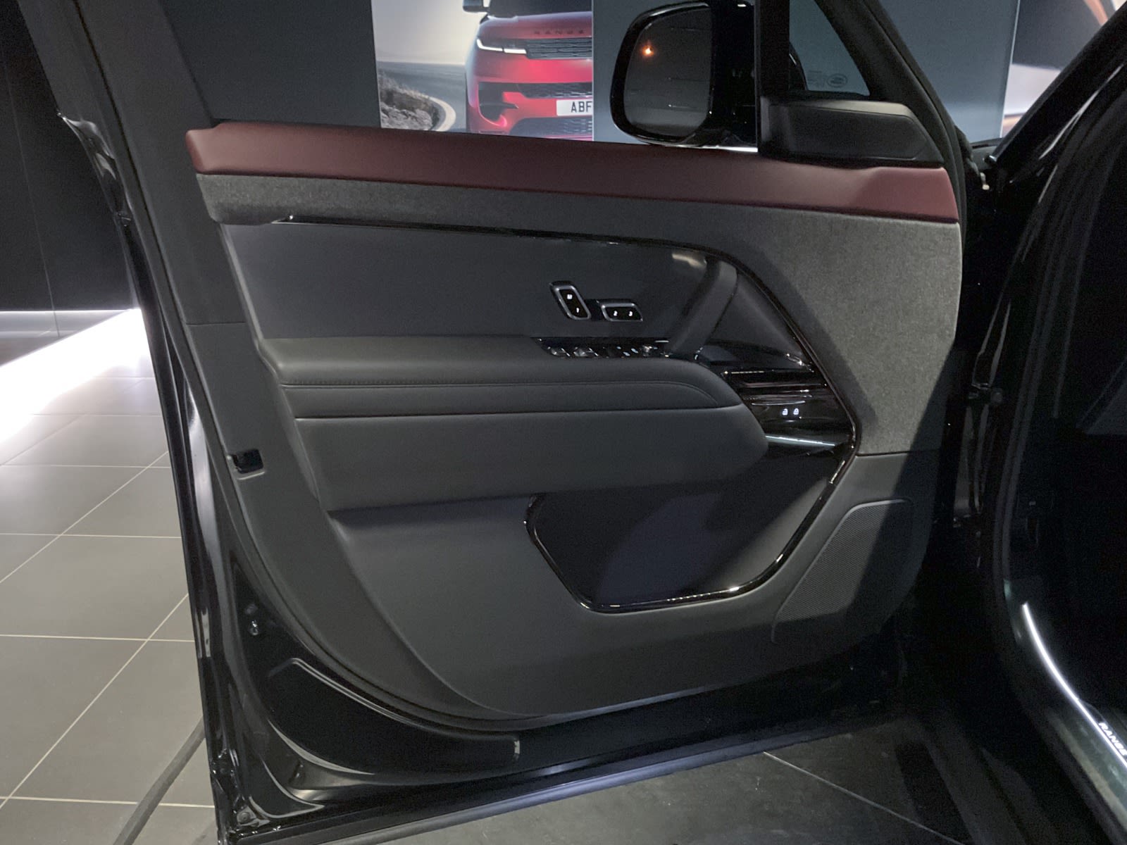 2025 Land Rover Range Rover Sport Dynamic SE, Vancouver, Cash