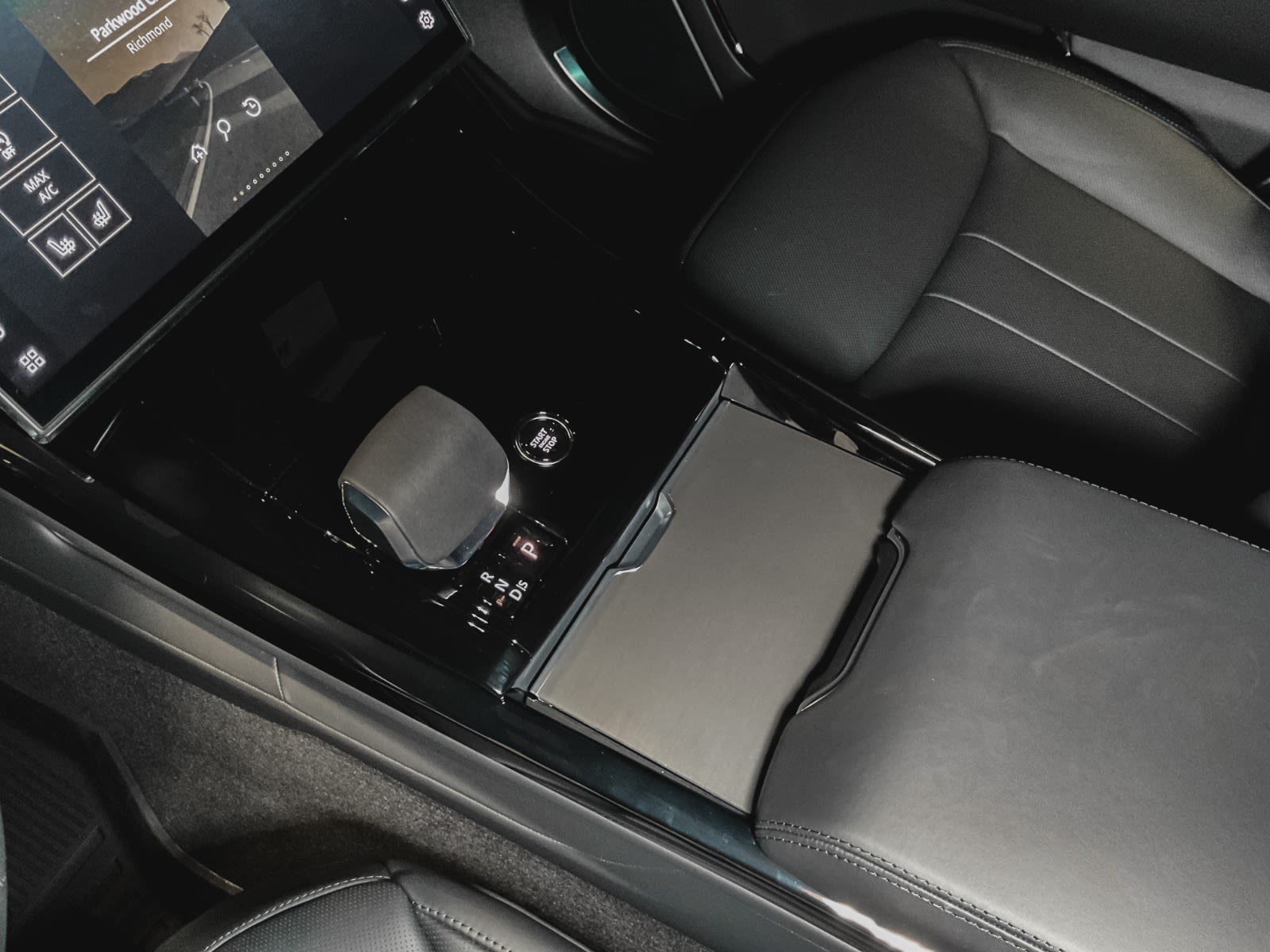 2025 Land Rover Range Rover Sport Dynamic SE, Vancouver, Cash