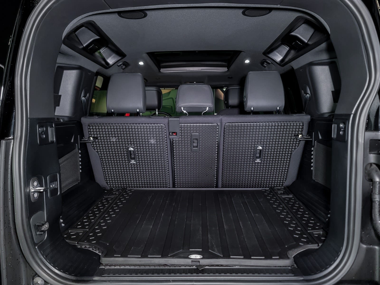 2023 Land Rover Defender X, Vancouver, Cash
