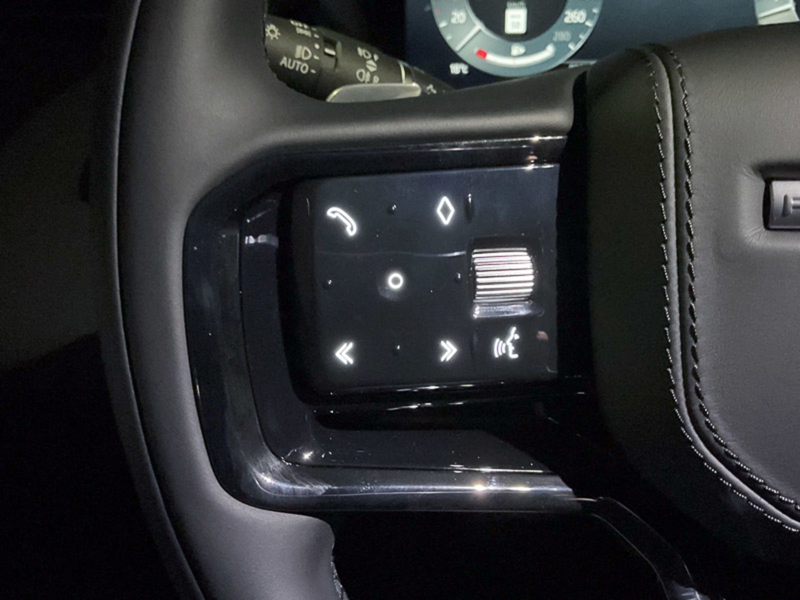 2024 Land Rover Range Rover Velar Dynamic SE, Vancouver, Cash