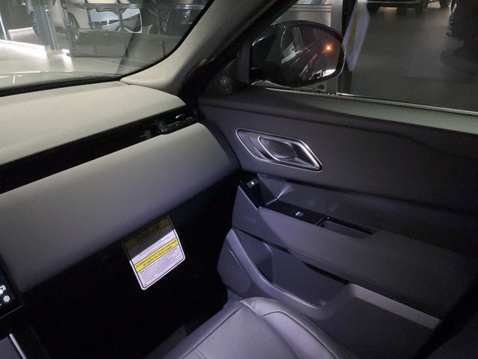 2025 Land Rover Range Rover Velar Dynamic SE, Vancouver, Cash