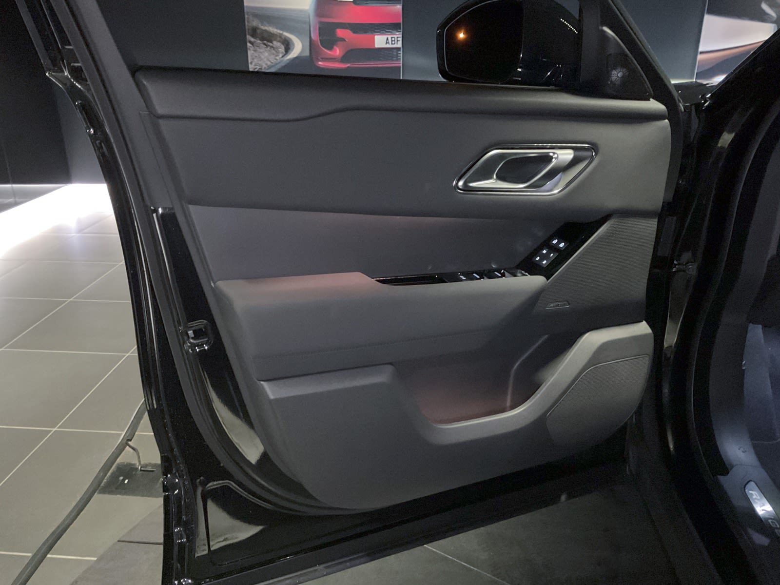 2025 Land Rover Range Rover Velar Dynamic SE, Vancouver, Cash