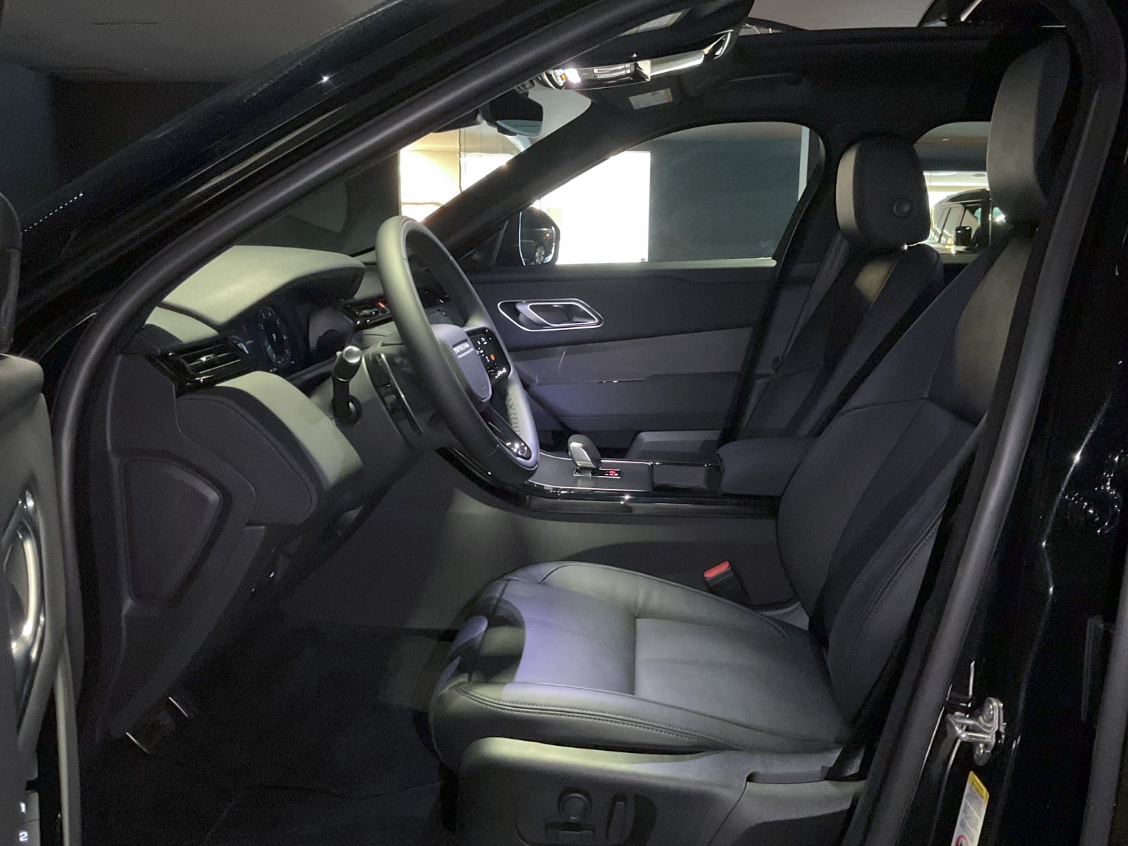 2025 Land Rover Range Rover Velar Dynamic SE, Vancouver, Cash
